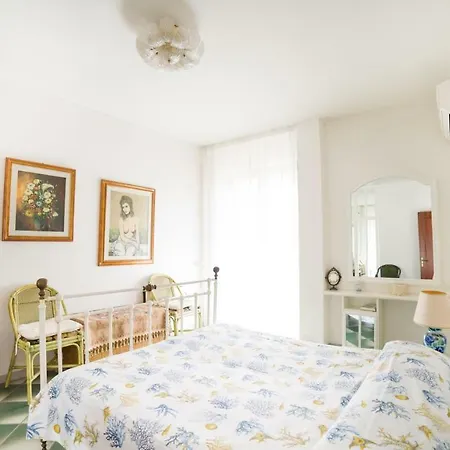 Sul Lungomare Con Terrazzo Hébergement de vacances