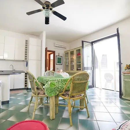 Sul Lungomare Con Terrazzo Hébergement de vacances