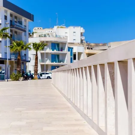 Sul Lungomare Con Terrazzo Hébergement de vacances Otrante